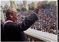 Peir G'nossa waves to crowd